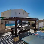 Family-friendly With Swimming Pool - 22975 马卡尔斯卡