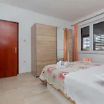 Family-friendly With Swimming Pool - 22975 Lägenhet Makarska