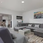 Family-friendly With Swimming Pool - 22975