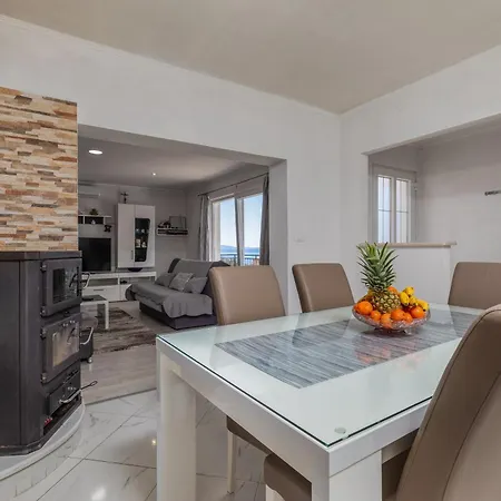 Family-friendly With Swimming Pool - 22975 Lägenhet