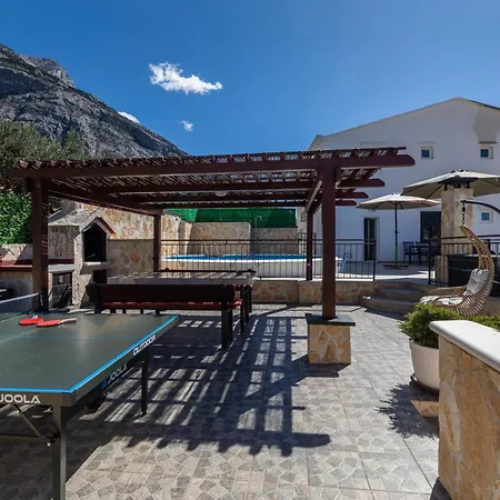 Family-friendly With Swimming Pool - 22975 Lägenhet Makarska