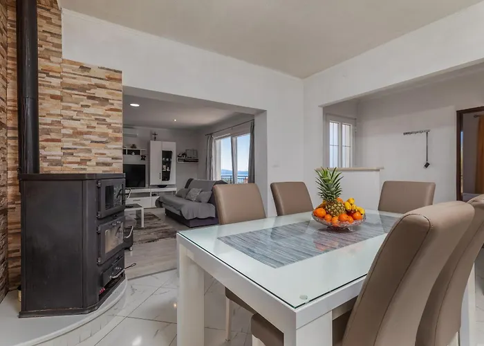 Family-friendly With Swimming Pool - 22975 Apartment