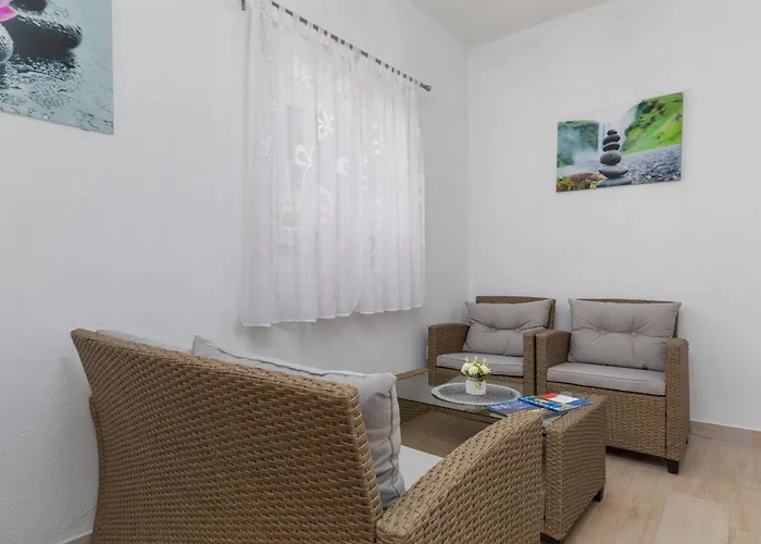 Family-friendly With Swimming Pool - 22975 Apartment *