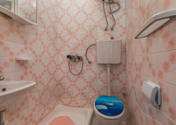 Family-friendly With Swimming Pool - 22975 * Makarska